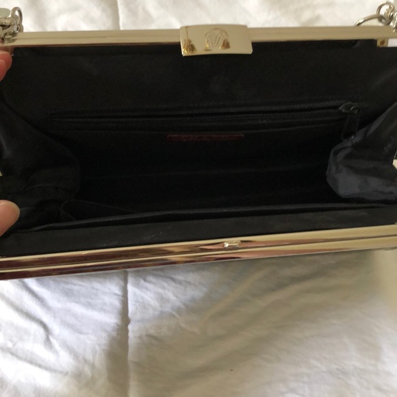 Three Possibilities Purse! - Picture 5 of 8